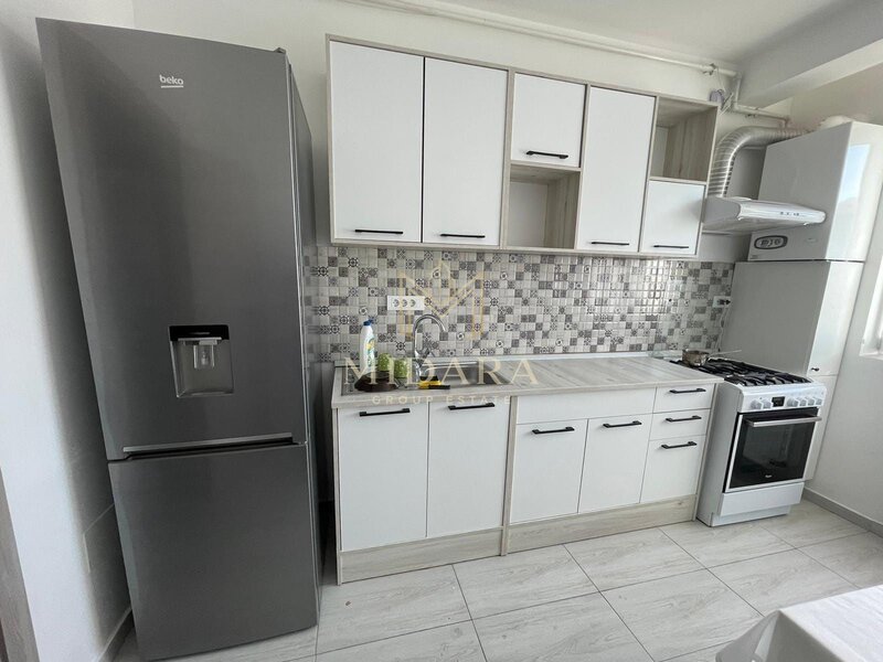 Aparatori, 2 camere, bloc 2021, balcon, 525 €/luna.